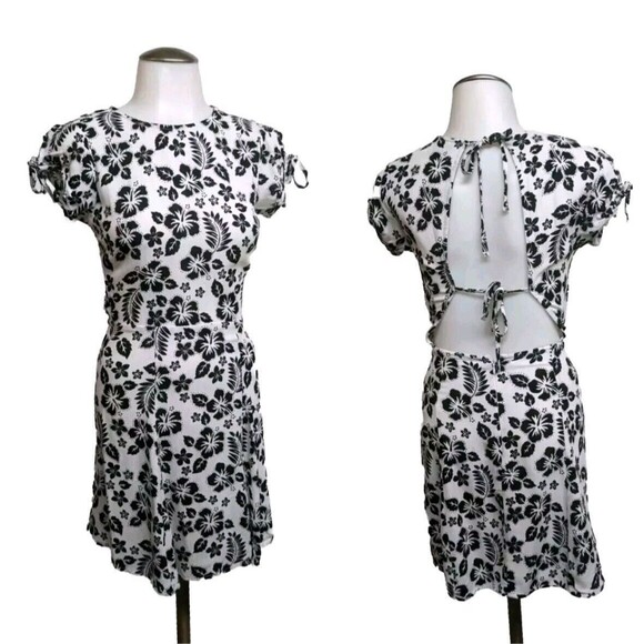 Urban Outfitters Dress Mini Backless Peep Hole Short Sleeves Ties on Back B&W XS - Picture 1 of 9